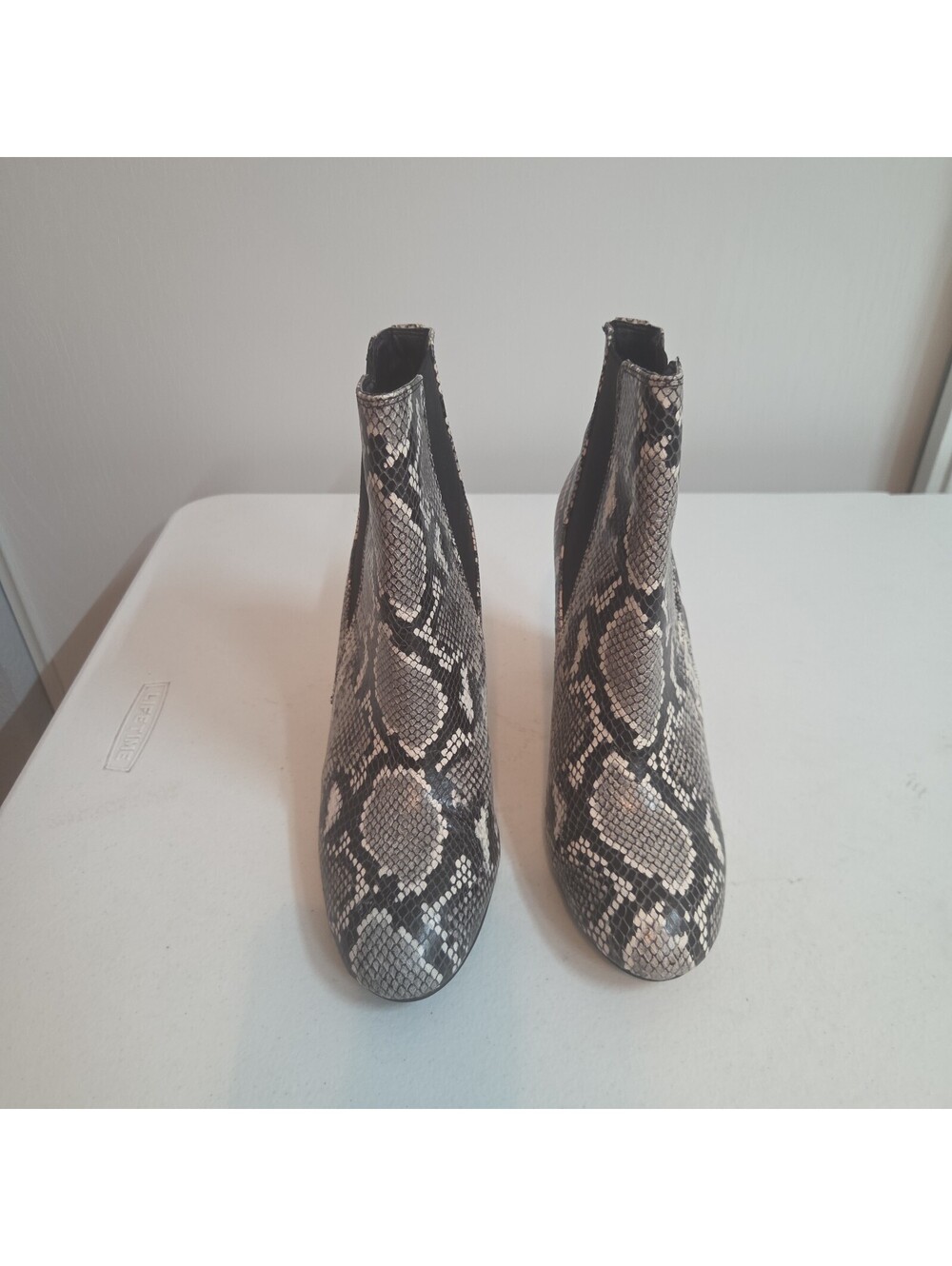 women's Sam Edelman snakeskin print ankle boots size 9.5M
